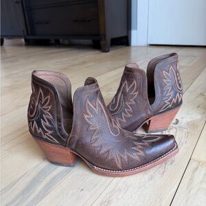 Ariat Dixon Dark Brown Western Ankle Booties